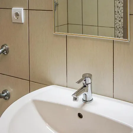 Stunning In W/ Wifi And 1 Bedrooms Apartment Felsoors